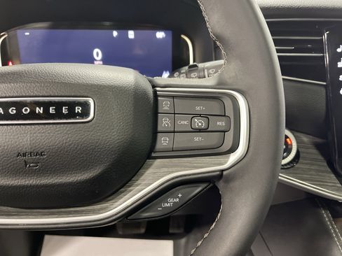 Used 2024 Jeep Wagoneer L Series III w/ Premium Group I image 21