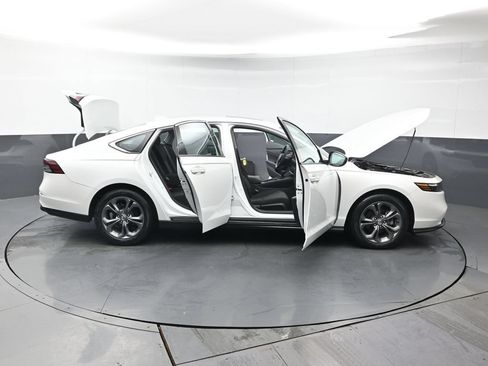 Used 2023 Honda Accord EX image 47