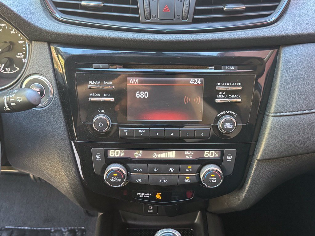 Used 2017 Nissan Rogue SV AWD/4WD image 15