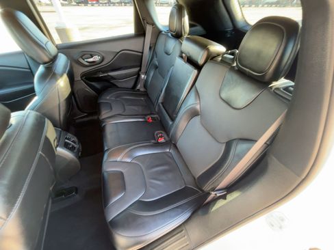 Used 2023 Jeep Cherokee Altitude Lux image 27