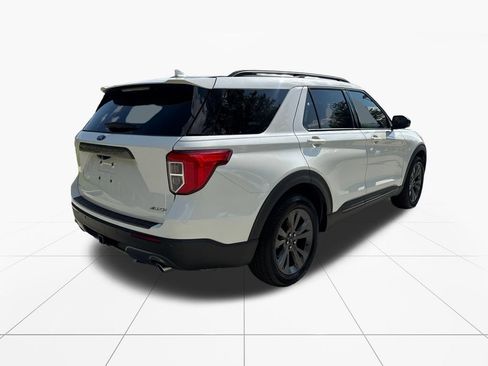 Used 2023 Ford Explorer XLT w/ Equipment Group 202A AWD/4WD image 8