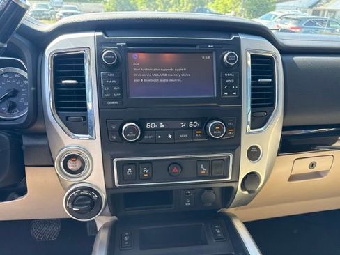Used 2017 Nissan Titan SV AWD/4WD image 18