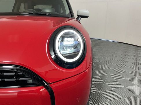 Certified 2025 MINI Cooper 2-Door Hardtop FWD image 8
