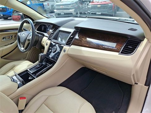 Used 2019 Ford Taurus Limited image 20