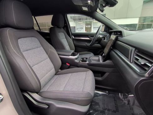 Used 2025 GMC Terrain Elevation image 27