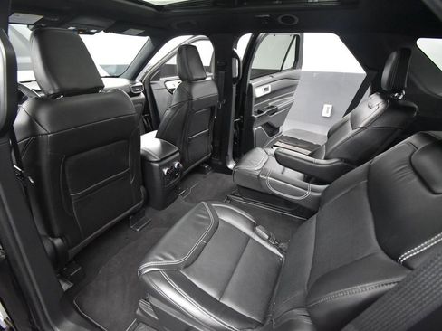 Used 2024 Ford Explorer ST w/ Technology Package image 43