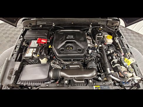 Used 2019 Jeep Wrangler Unlimited Sahara w/ Cold Weather Group AWD/4WD image 45