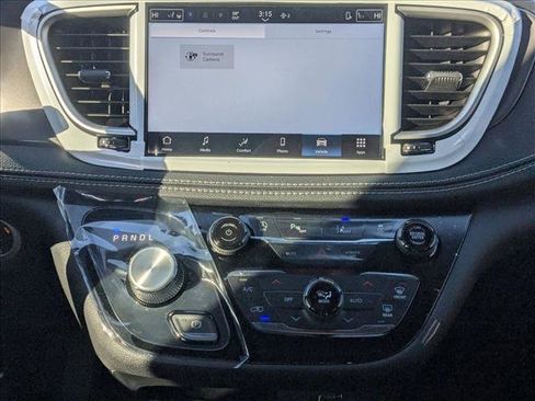 New 2026 Chrysler Pacifica Select AWD/4WD image 13