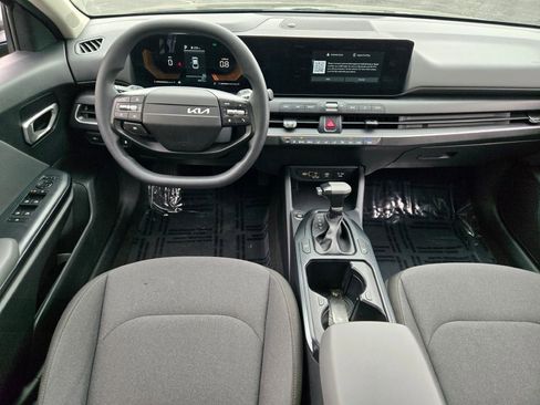 Used 2025 Kia K4 FWD image 18