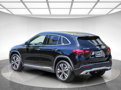 Used 2026 Mercedes-Benz GLA 250 image 2