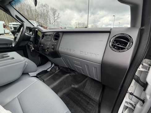 Used 2015 Ford F450 XL w/ Power Equipment Group image 43