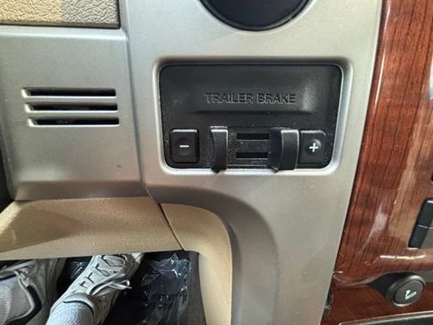 Used 2010 Ford F150 Lariat RWD image 39