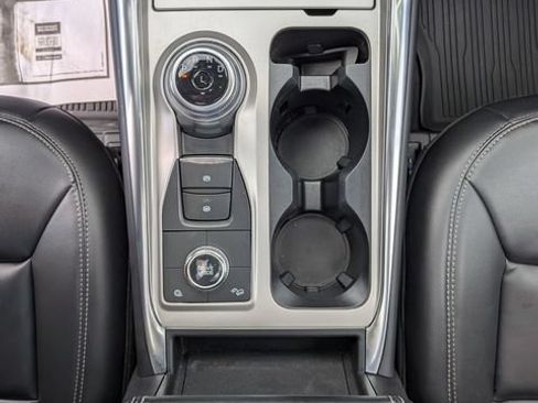 Certified 2023 Ford Explorer XLT w/ Equipment Group 202A AWD/4WD image 15