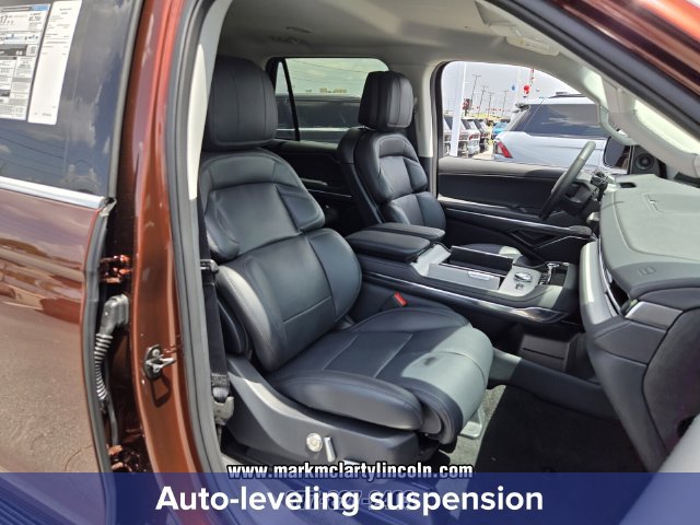 New 2027 Lincoln Navigator Premiere AWD/4WD image 15