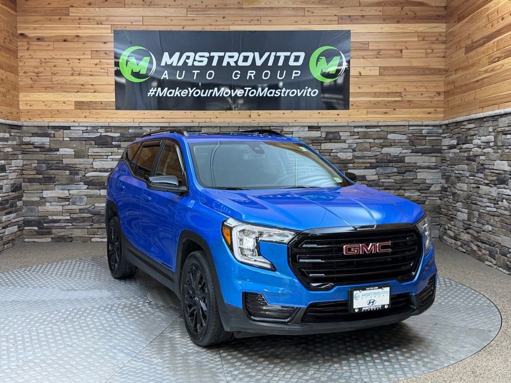 Used 2024 GMC Terrain SLE w/ Driver Convenience Package AWD/4WD image 4
