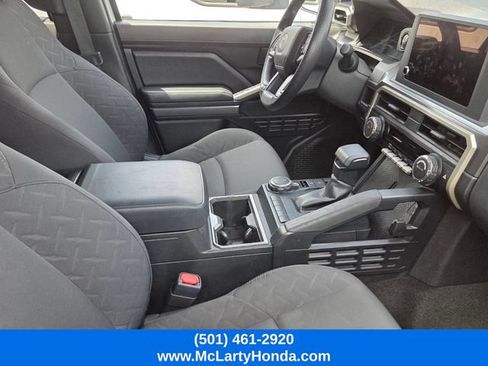 Used 2025 Toyota Tacoma SR5 AWD/4WD image 7