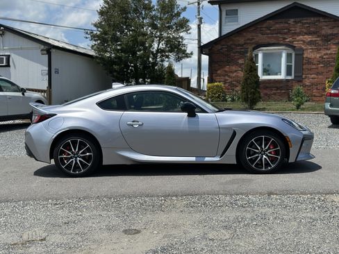 Used 2024 Toyota GR86 Premium w/ Performance Package RWD image 2