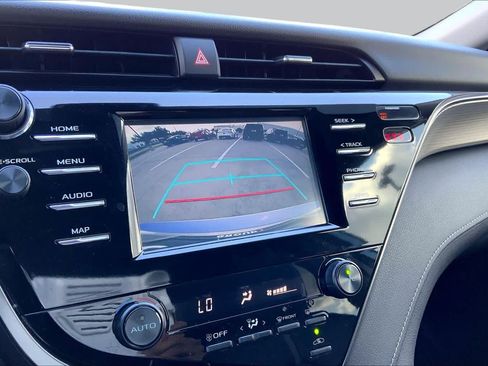Used 2019 Toyota Camry SE FWD image 27