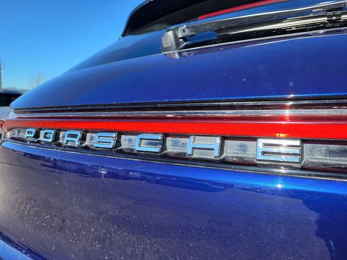 Used 2022 Porsche Macan image 22