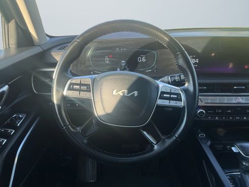 Used 2025 Kia Telluride S image 9