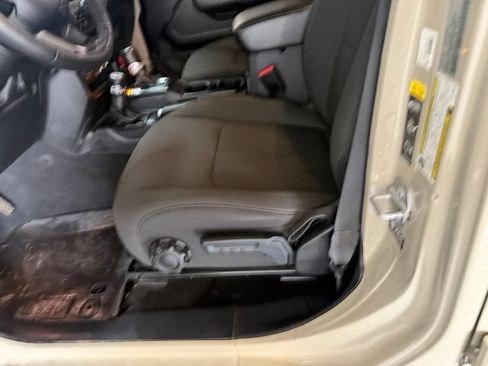 Used 2022 Jeep Gladiator Sport AWD/4WD image 22