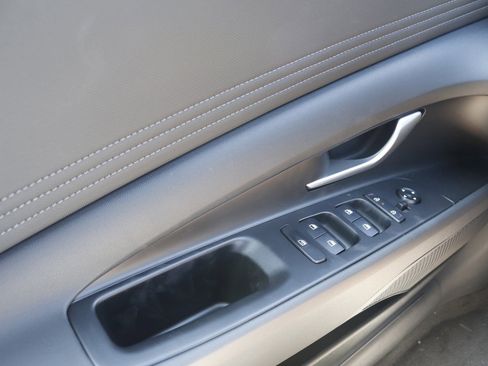 New 2025 Hyundai Elantra Limited image 25