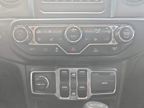 Used 2023 Jeep Wrangler Unlimited w/ Cold Weather Group AWD/4WD image 27