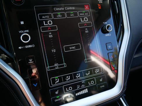 Used 2025 Subaru Outback Premium AWD/4WD image 23