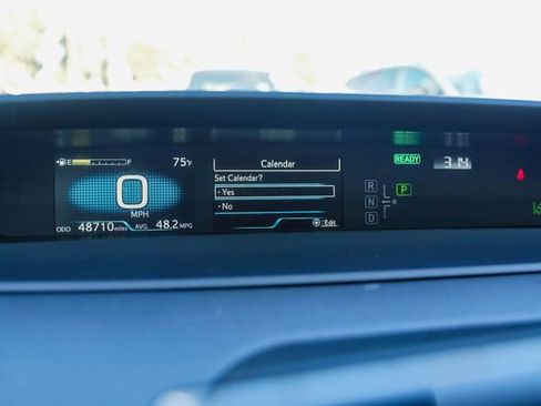 Used 2022 Toyota Prius LE image 25