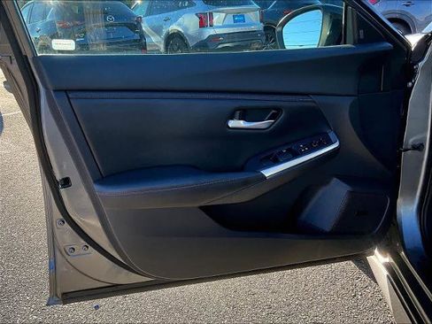 Certified 2021 Nissan Sentra SR w/ SR Premium Package image 9