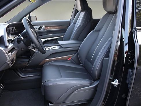 New 2026 Cadillac Vistiq Luxury image 12