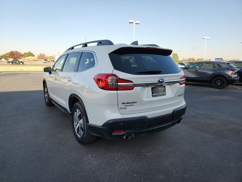 Used 2019 Subaru Ascent Premium image 5
