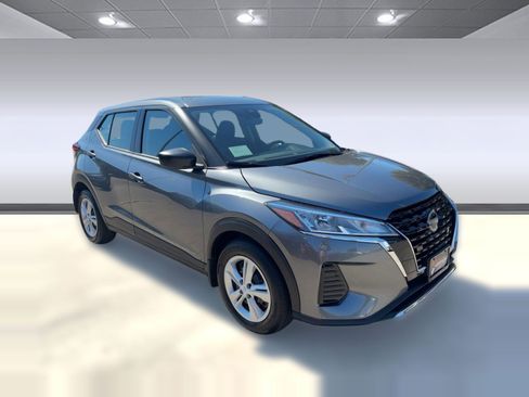 New 2025 Nissan Kicks Play S image 7