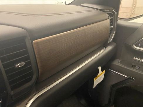 New 2026 Chevrolet Silverado 1500 High Country w/ Technology Package AWD/4WD image 35