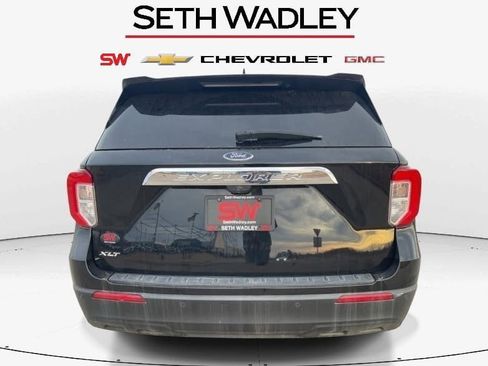 Used 2021 Ford Explorer XLT image 4