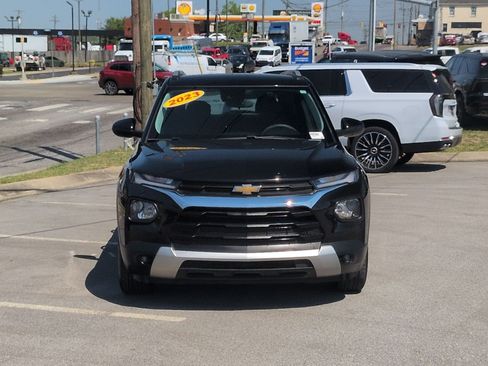 Used 2023 Chevrolet TrailBlazer LT FWD image 3