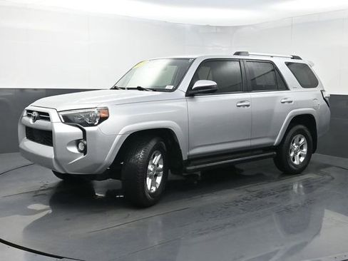 Used 2020 Toyota 4Runner SR5 image 5