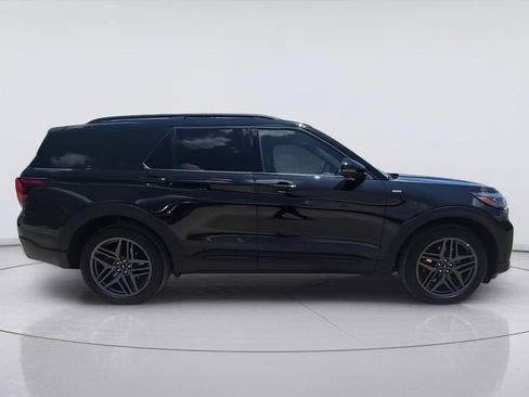 Used 2026 Ford Explorer ST-Line w/ ST-Line Street Pack AWD/4WD image 9