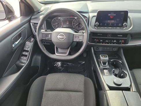 Used 2025 Nissan Rogue SV AWD/4WD image 23