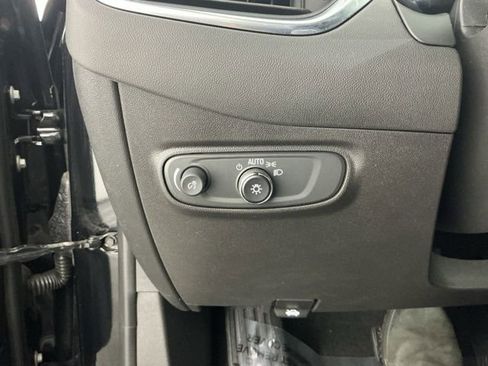 Used 2023 Chevrolet Equinox LS FWD image 24
