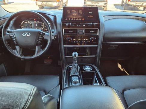 Used 2023 INFINITI QX80 Premium Select w/ All-Season Package image 9