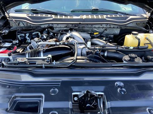 Used 2021 Ford F250 Platinum w/ FX4 Off-Road Package image 30