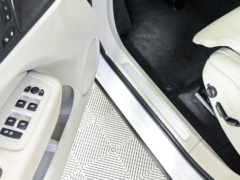 Used 2023 Volvo XC60 B5 Ultimate FWD image 10