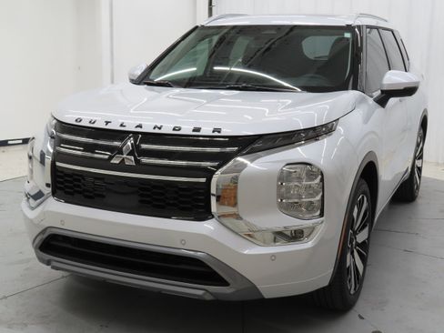 New 2026 Mitsubishi Outlander SEL image 7