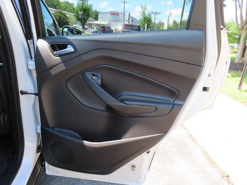 Used 2018 Ford Escape SE FWD image 21