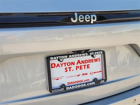 Certified 2022 Jeep Grand Cherokee Summit w/ Adv Protech Group IV image 11