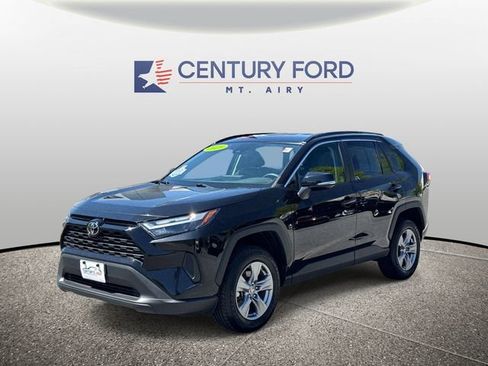 Used 2025 Toyota RAV4 XLE AWD/4WD image 5