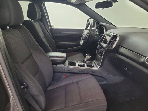 Used 2020 Jeep Grand Cherokee Laredo w/ Security & Convenience Group AWD/4WD image 21