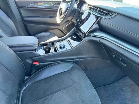 Certified 2022 Jeep Grand Cherokee Altitude image 16