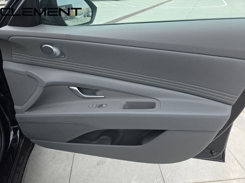 Certified 2025 Hyundai Elantra Sport FWD image 37